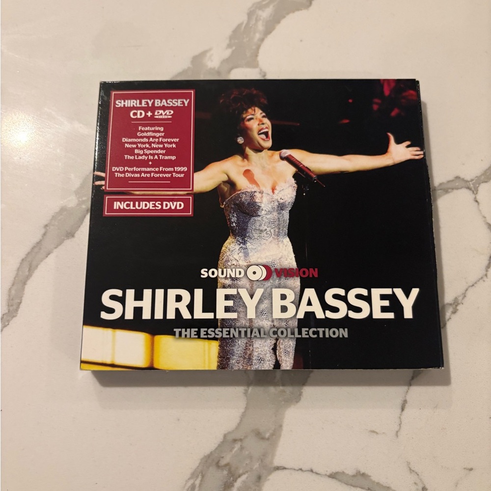Shirley Bassey The Essential Collection CD + DVD
